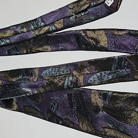 Tie - Picture 3 of 4